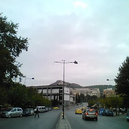 Tranquil Apt, Behind Caravel Area Athens