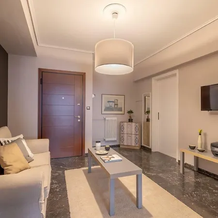 Tranquil Apt, Behind Caravel Area Apartment Athens
