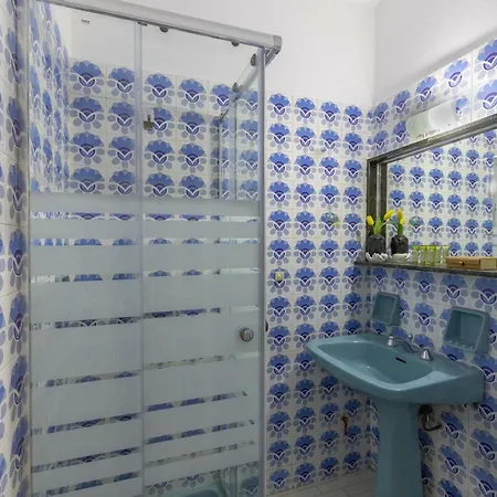 Tranquil Apt, Behind Caravel Area Athens